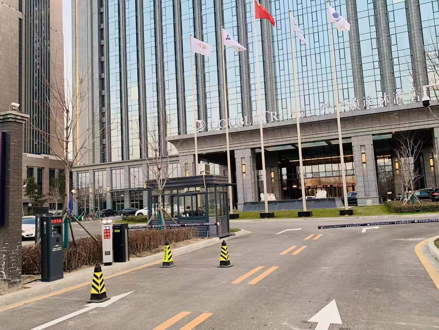 1、保定市(shi)希爾頓逸林酒店(diàn).jpg 1、保定市(shi)希爾頓逸林酒店(diàn).jpg